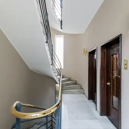 Retreats Cadorna Duomo Милан